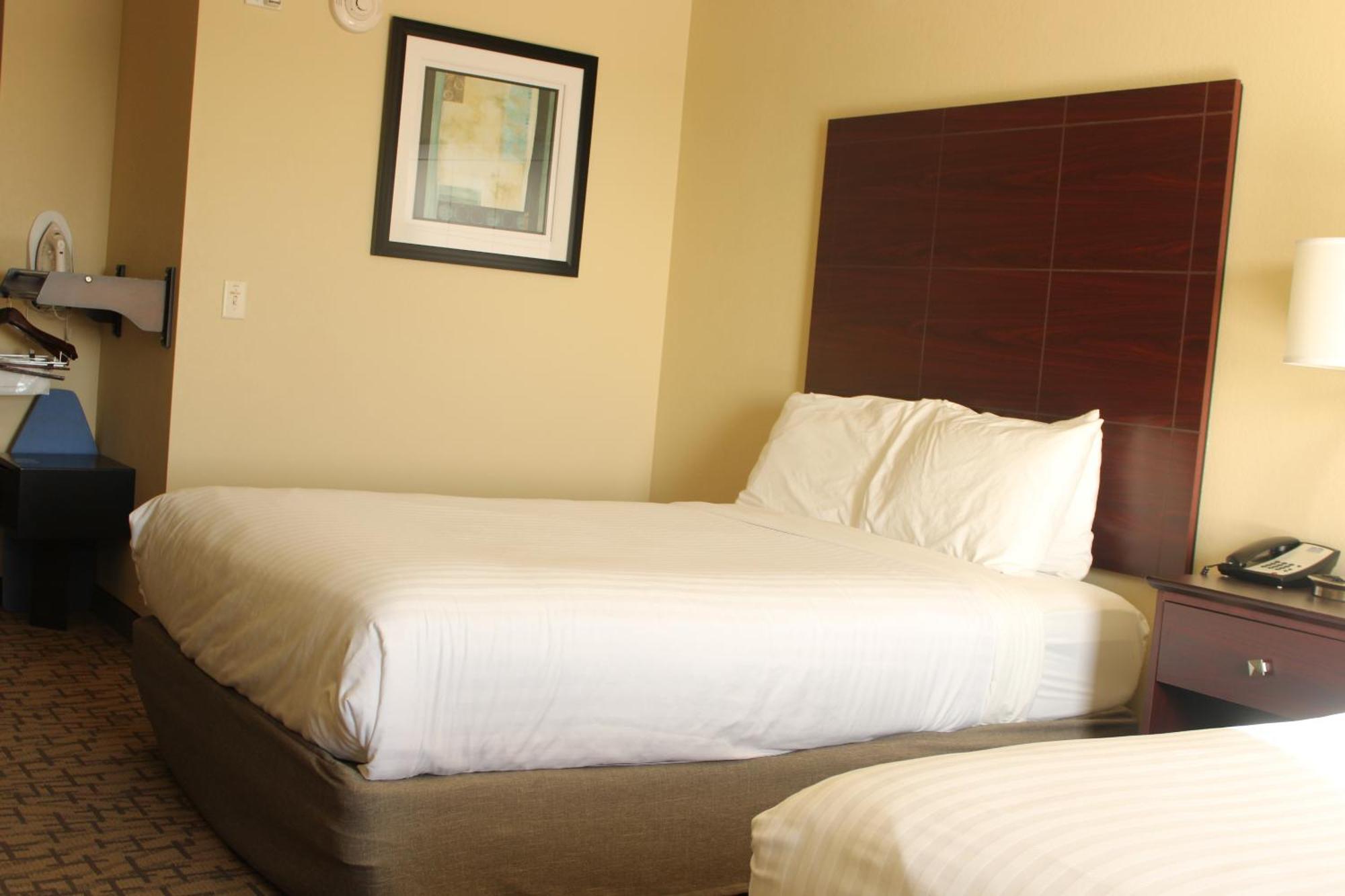 Cobblestone Hotel & Suites - דווילס לייק מראה חיצוני תמונה