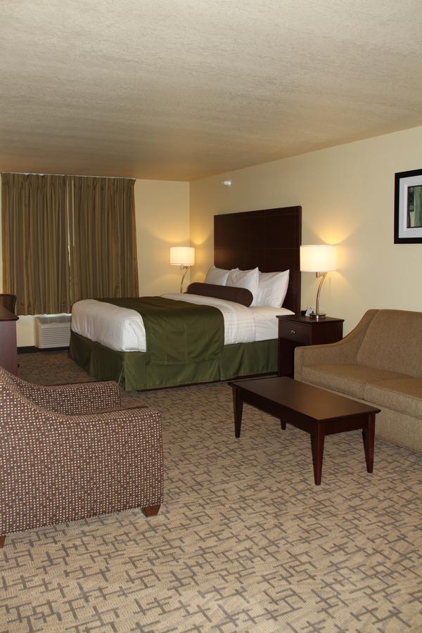 Cobblestone Hotel & Suites - דווילס לייק מראה חיצוני תמונה