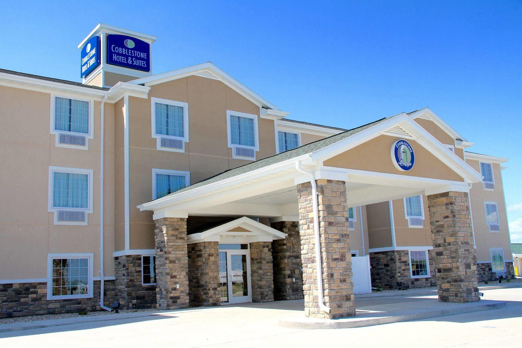 Cobblestone Hotel & Suites - דווילס לייק מראה חיצוני תמונה