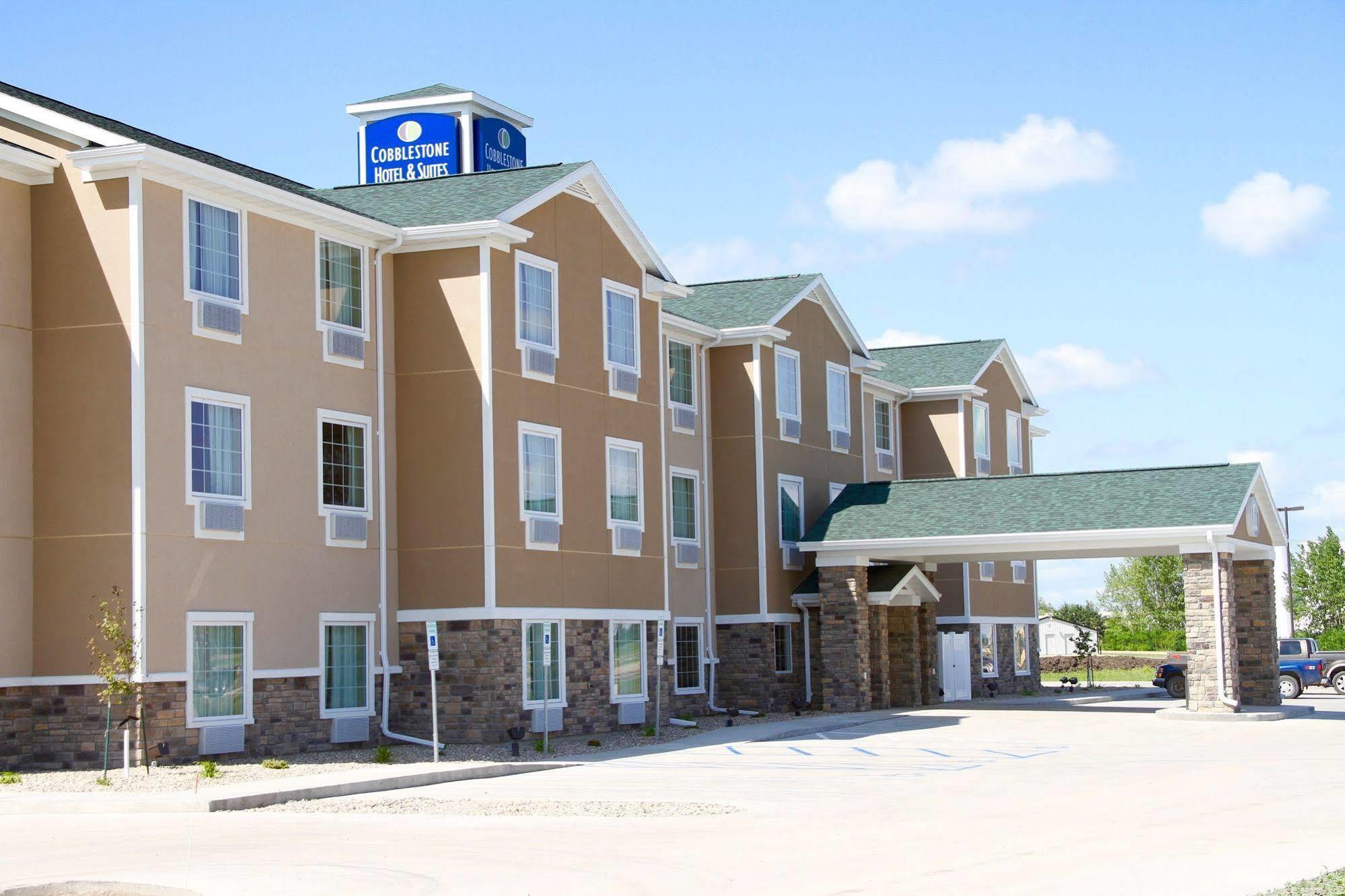 Cobblestone Hotel & Suites - דווילס לייק מראה חיצוני תמונה