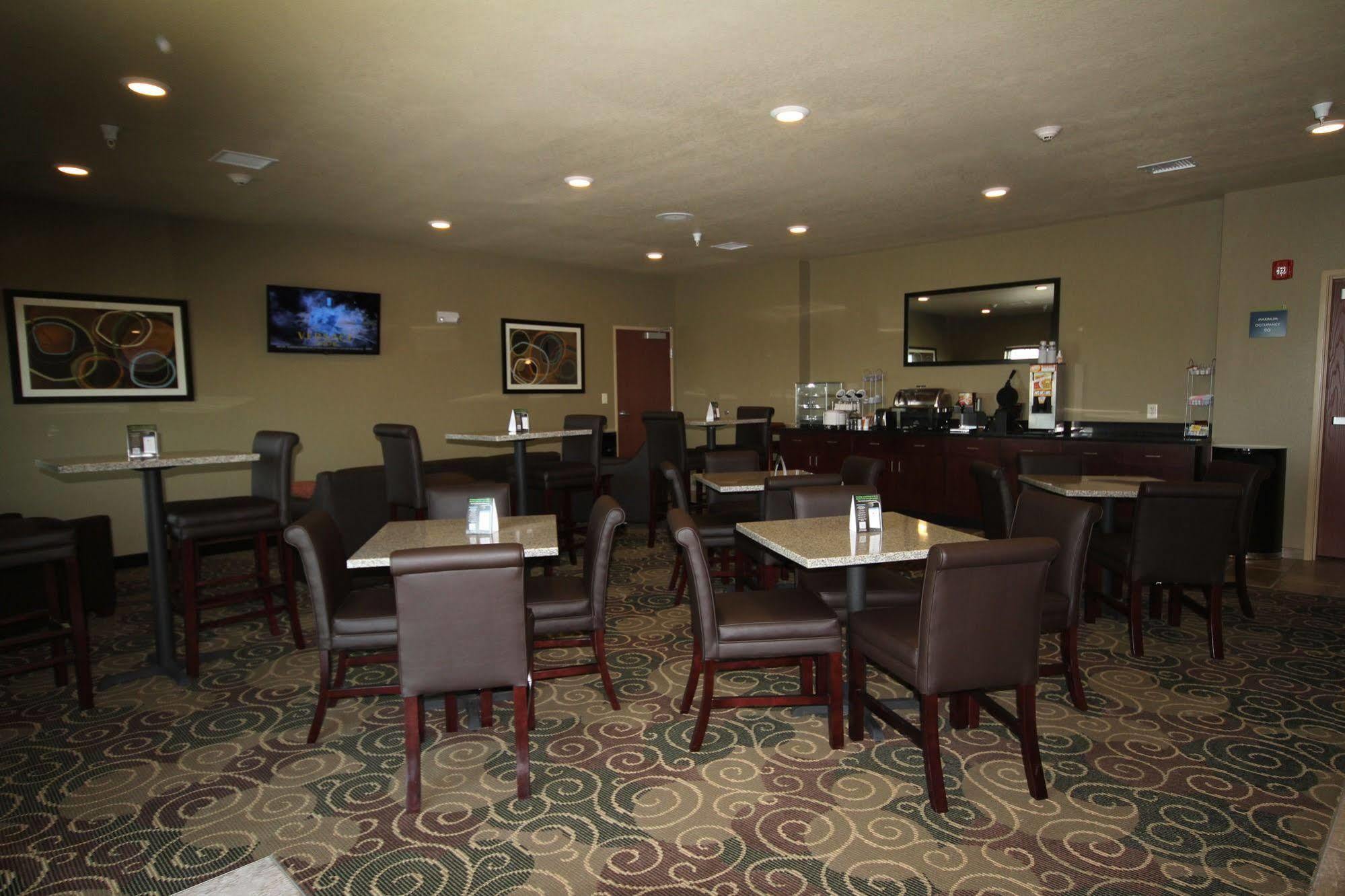 Cobblestone Hotel & Suites - דווילס לייק מראה חיצוני תמונה